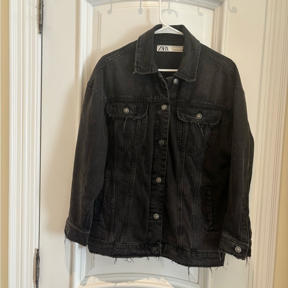 Zara Oversized Women's Dark Denim Jacket With a Paint On The Back